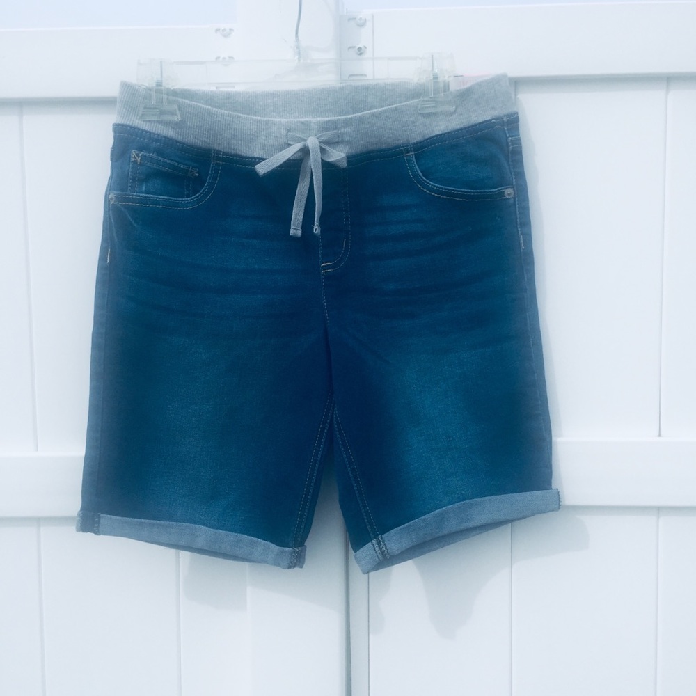 NWT Girls Justice Bermuda Jean Shorts. Size 12plus